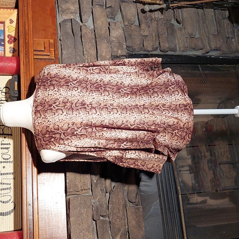 Top - Picture 2 of 3